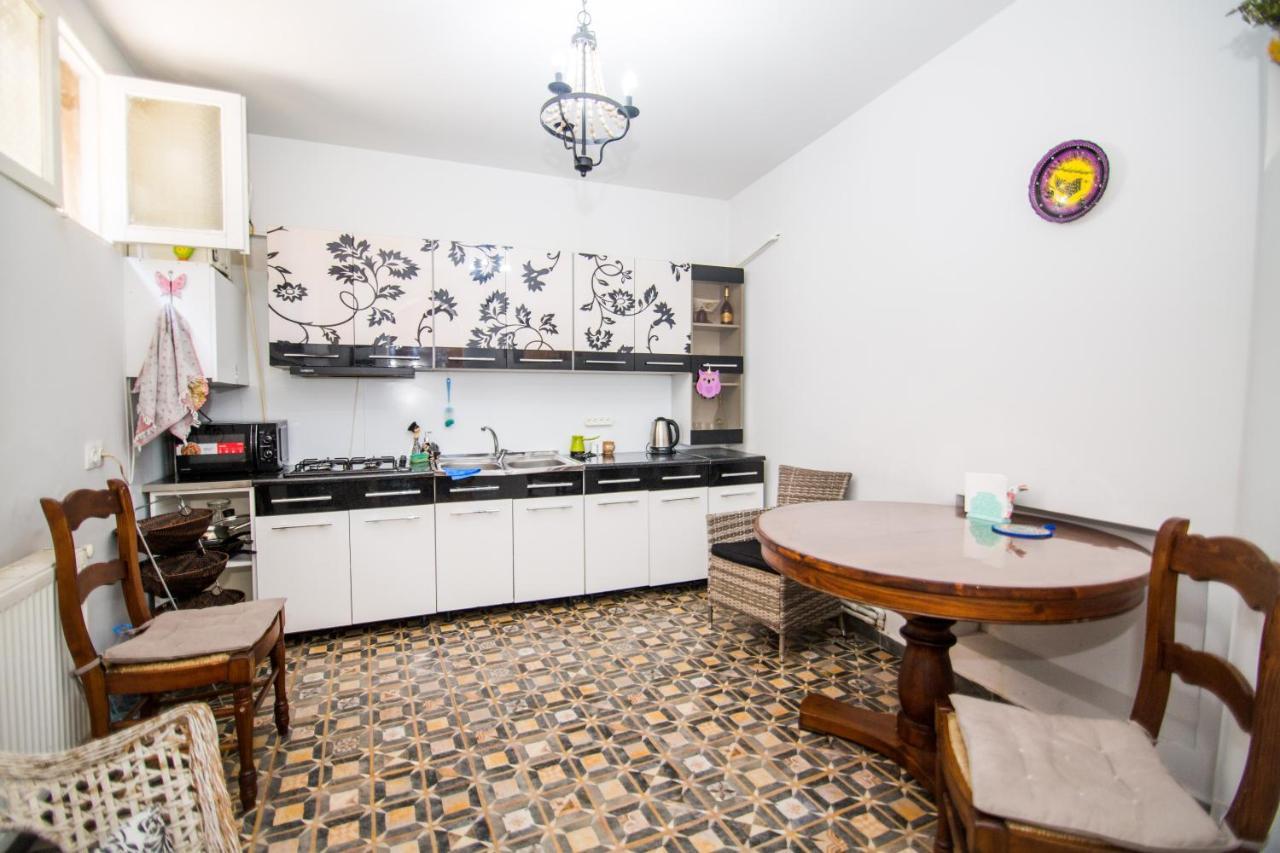 Anbani Apartment City Center Тбилиси Екстериор снимка